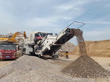 履帶式移動破碎站助力內蒙古（gǔ）建築固廢資源（yuán）化利用（yòng）項目